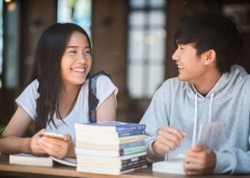 Học bổng hấp dẫn và chi phí du học hợp lý