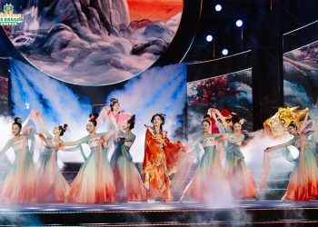 Trung Tâm Ngoại Ngữ Thành Long Tham Gia Diễu Hành Tại Lễ Hội Tết Nguyên Tiêu 2026