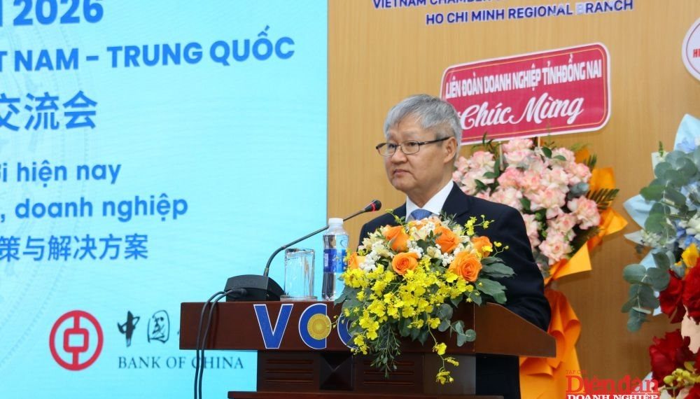 Phó Chủ tịch VCCI Võ Tân Thành phát biểu tại buổi giao ban.