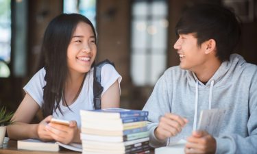 Học bổng hấp dẫn và chi phí du học hợp lý