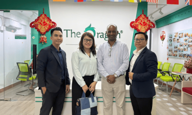 Tiếng Trung The Dragon đón tiếp chủ tịch nhà xuất bản Tsehai